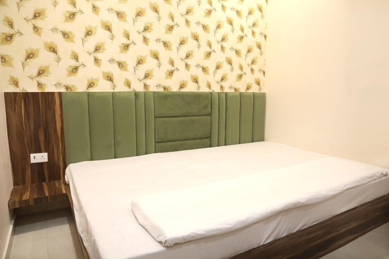 Hotel Keshavam Inn Mathura Exterior foto