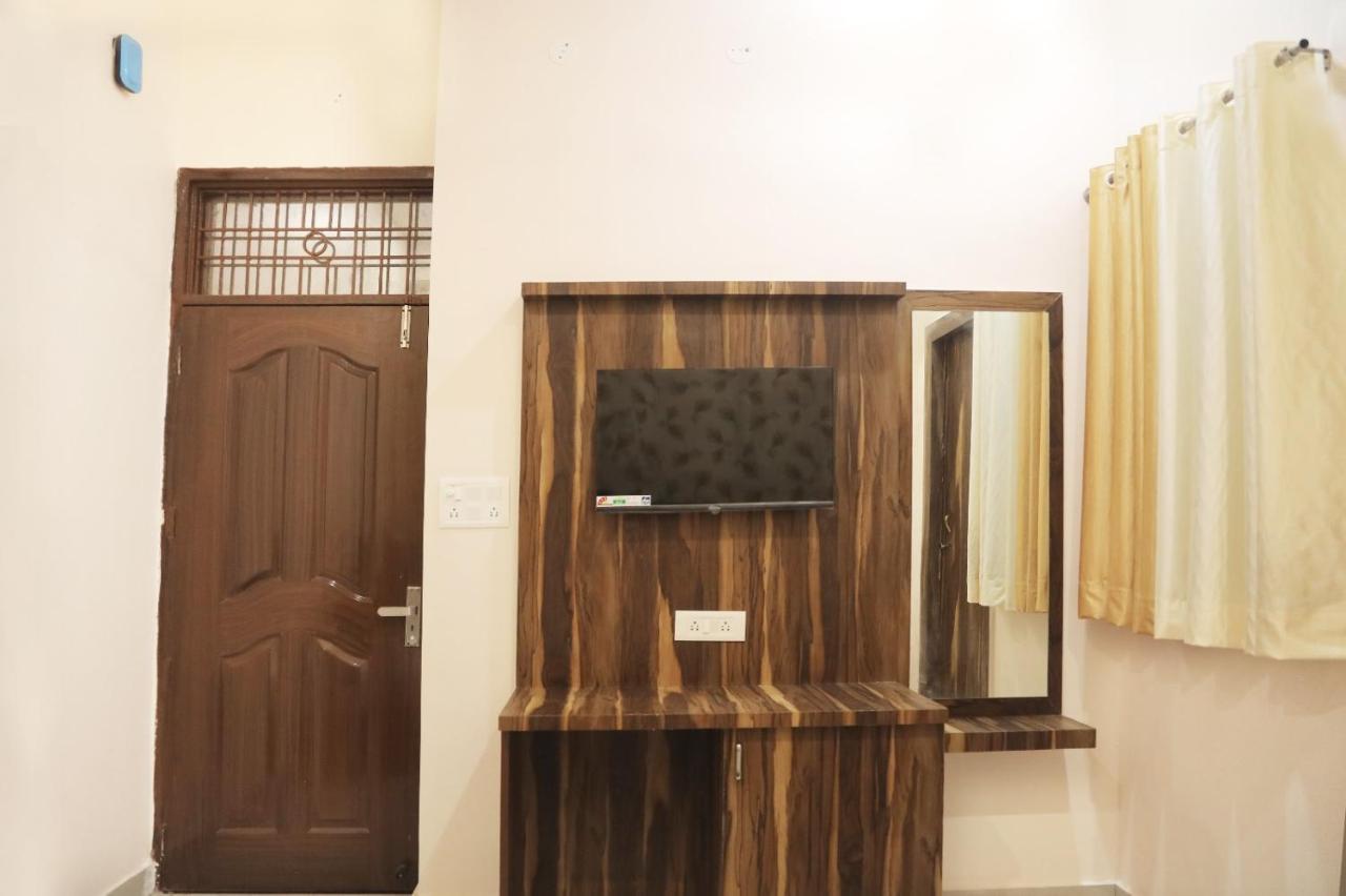 Hotel Keshavam Inn Mathura Exterior foto