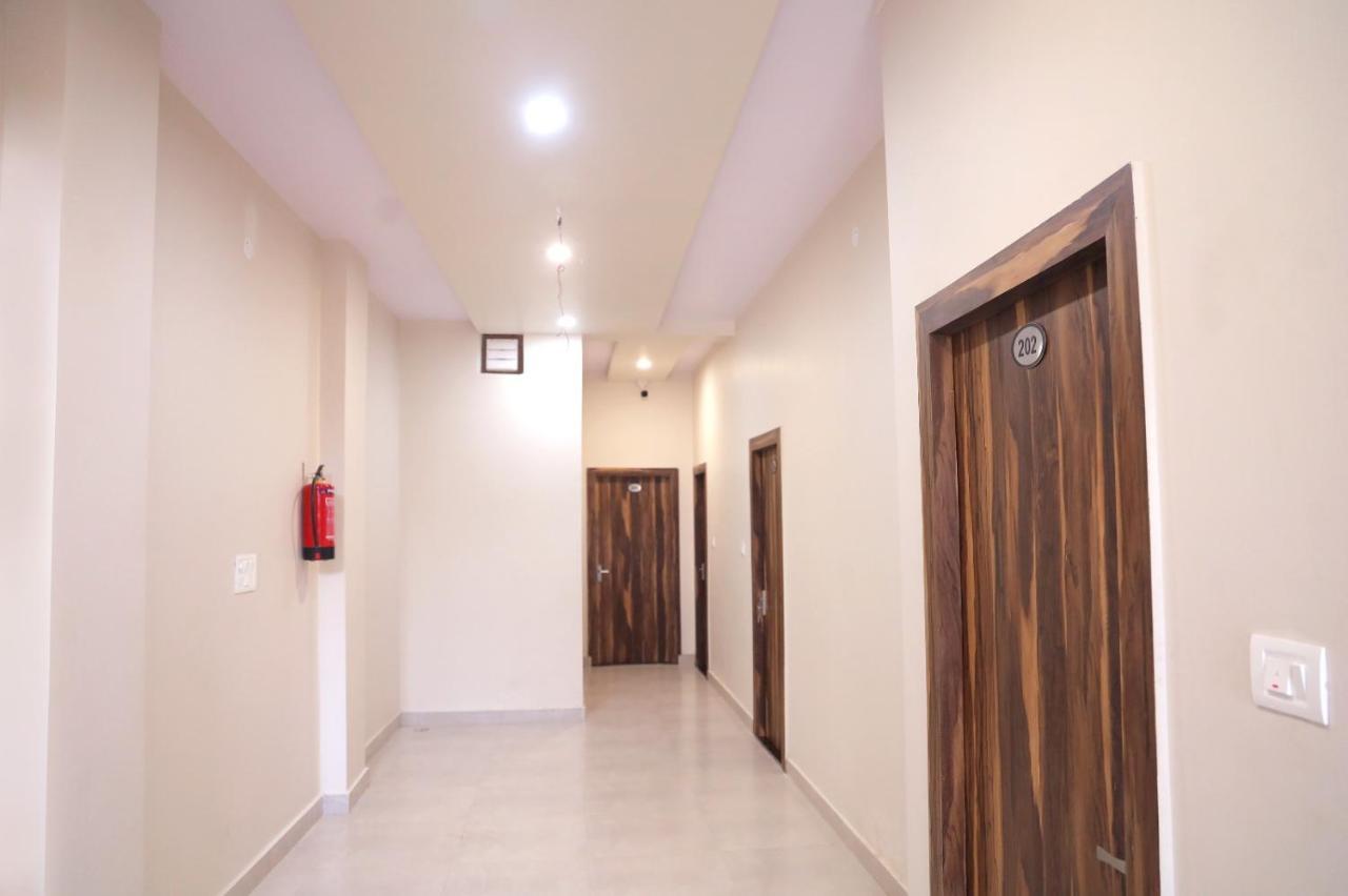 Hotel Keshavam Inn Mathura Exterior foto